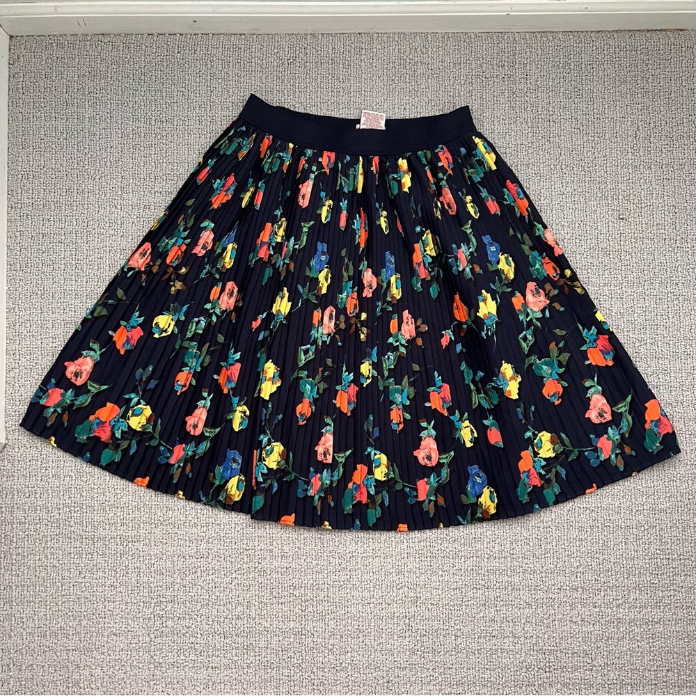 Merona Pleated Midi Skirt in navy blue floral print